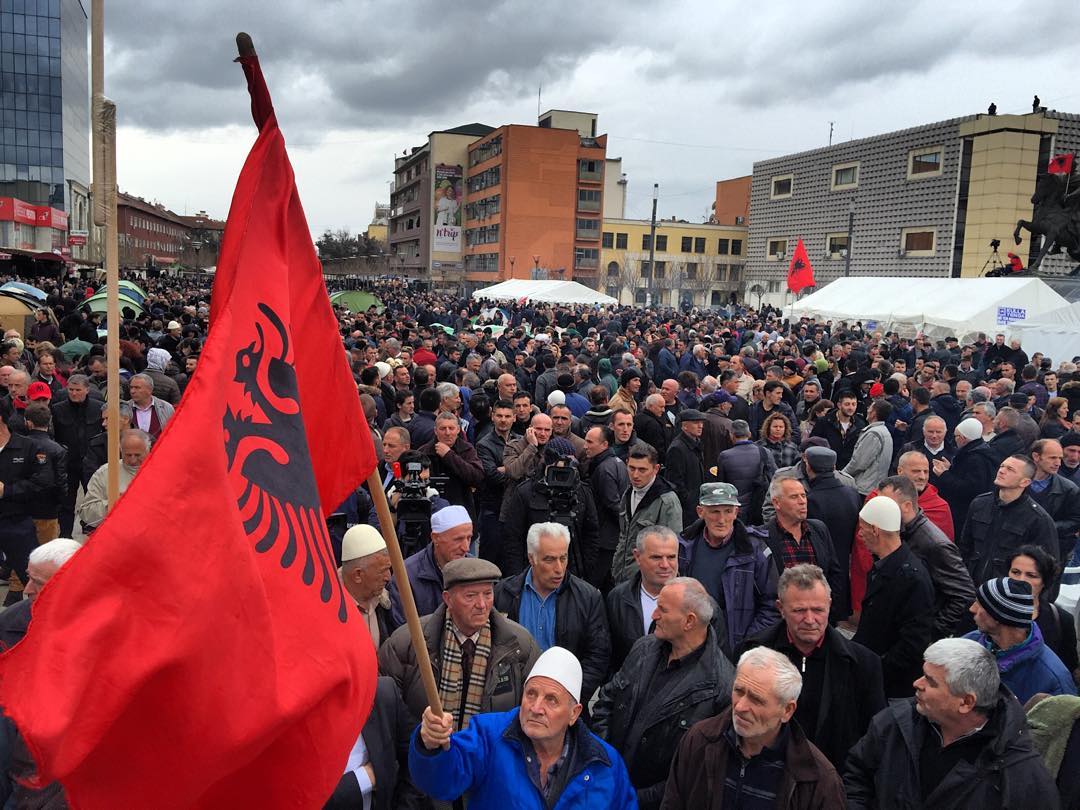 Brengt Thaçi, de nieuwe president van Kosovo, eenheid?